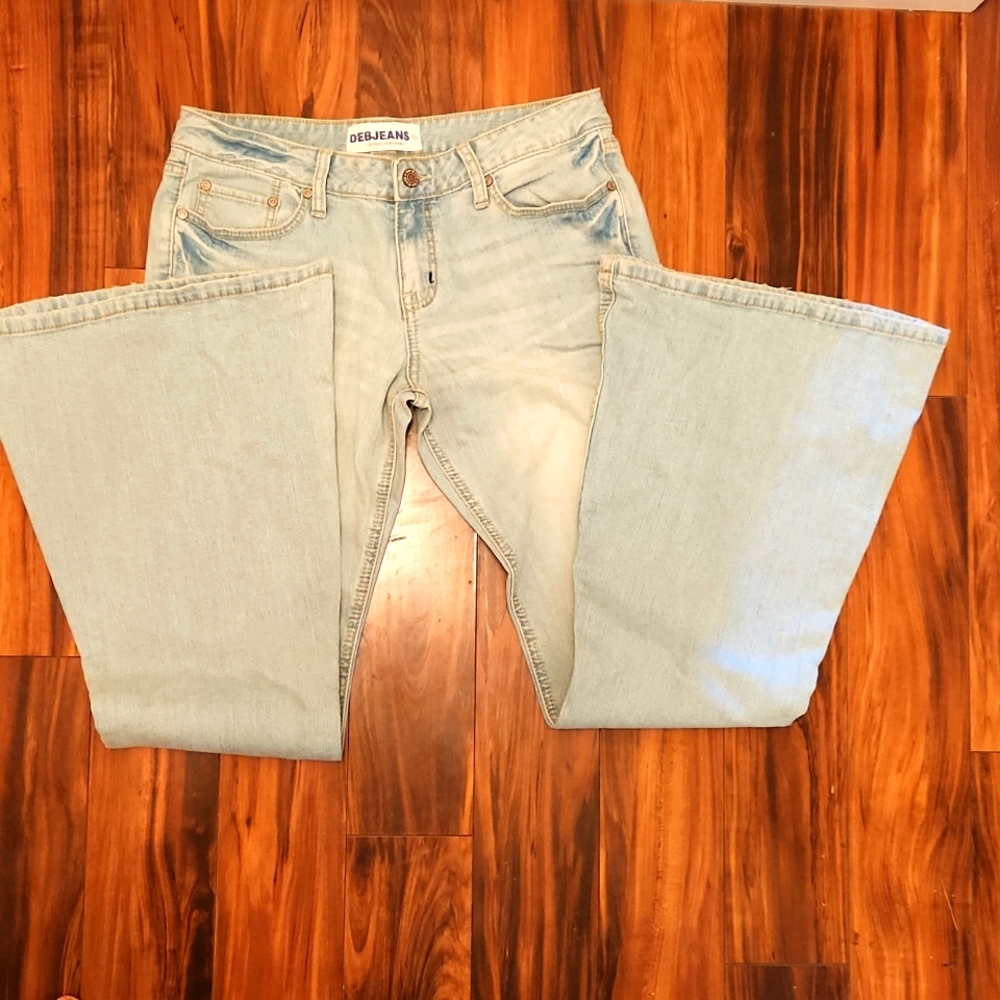 Womens size 11 distressed DebJeans new no tag